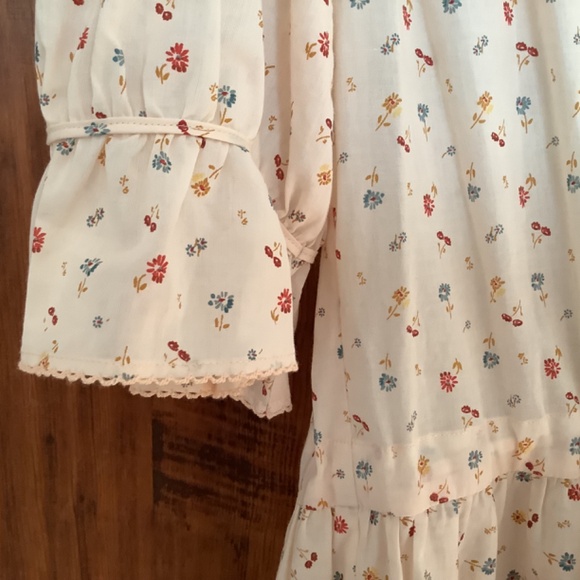 Christy Dawn Della Dress in Carnelian Aster Garden - Picture 9 of 10